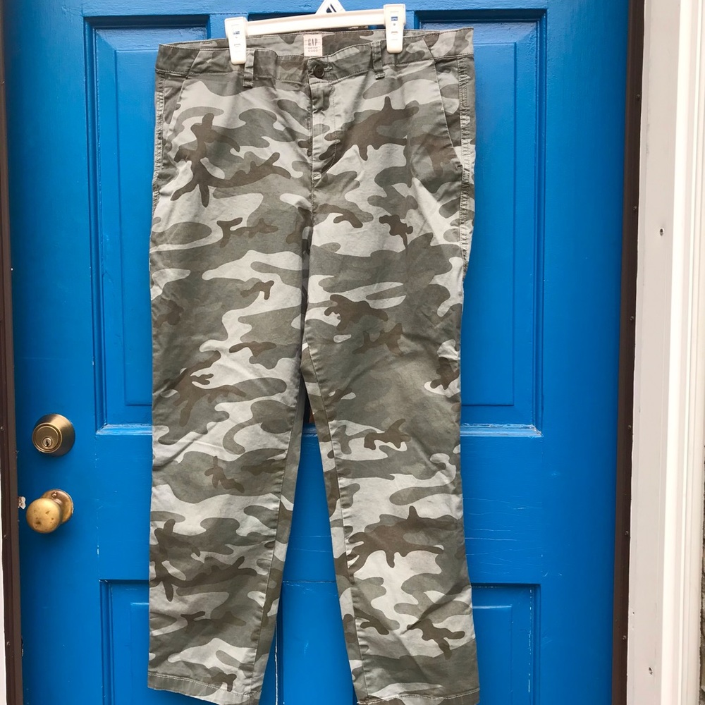 Gap factory camo girlfriend khakis size 12